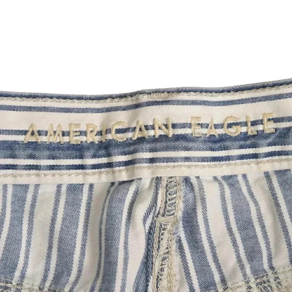 American Eagle Mom Shorts High  Rise Striped Blue White Size 12 - Picture 5 of 10